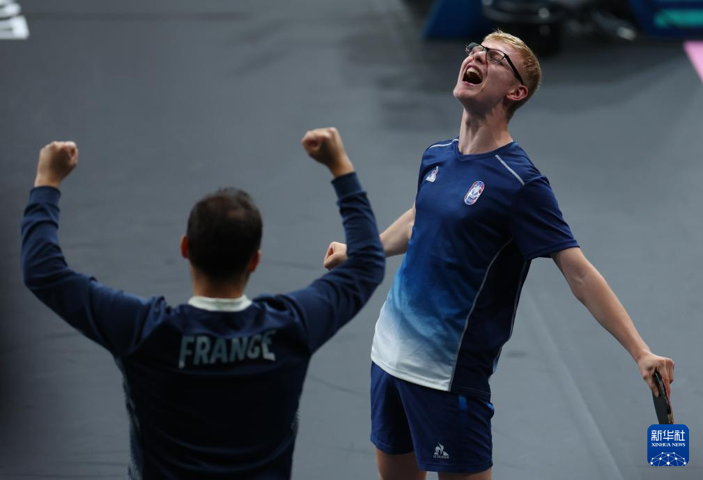 在这里攀岩 在这里攀岩