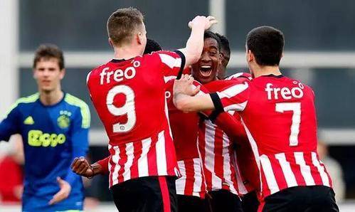 后防线更加 后防线更加